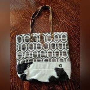 Myra Tote
